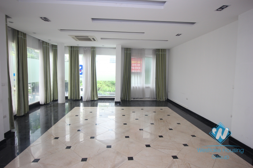 Unfurnished house for rent in Cau Giay district, Ha Noi